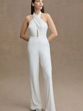 $545 NWT Halston “Danielle” Twist Halter Keyhole Jumpsuit in White Sz 4